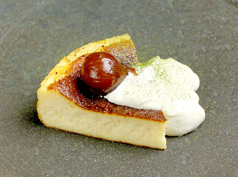 焦がし黒糖抹茶と渋皮栗の バスクチーズケーキ ¥650